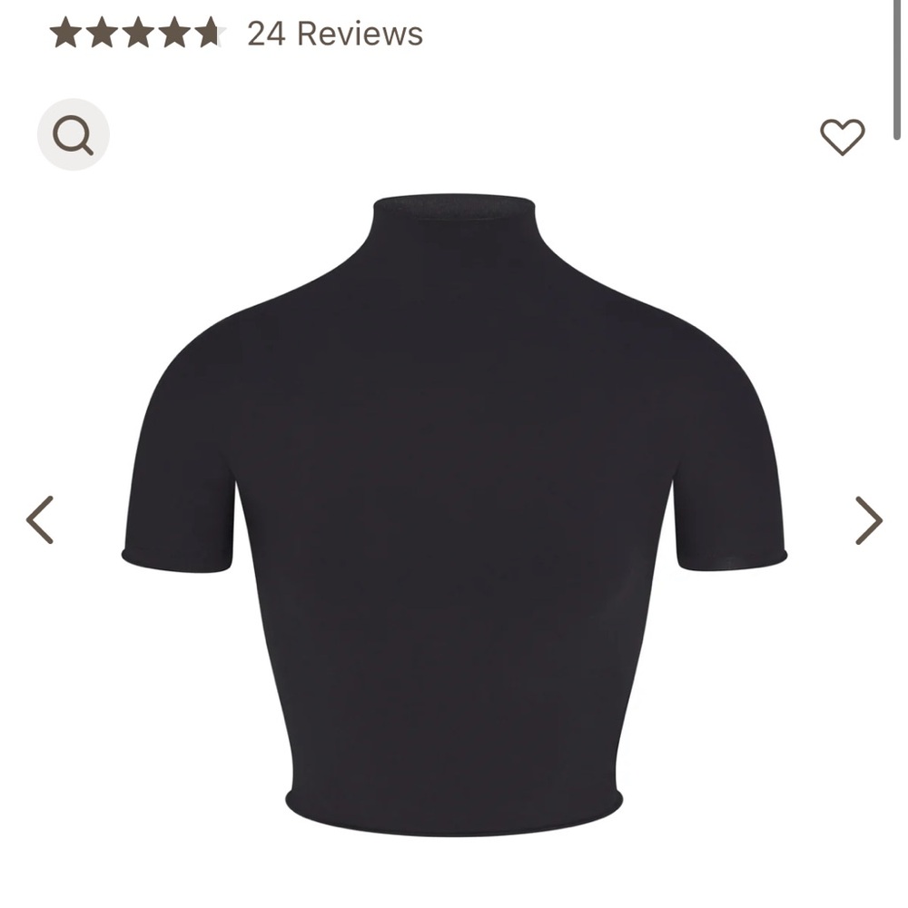 NWOT Skims Raw edge cropped t-shirt